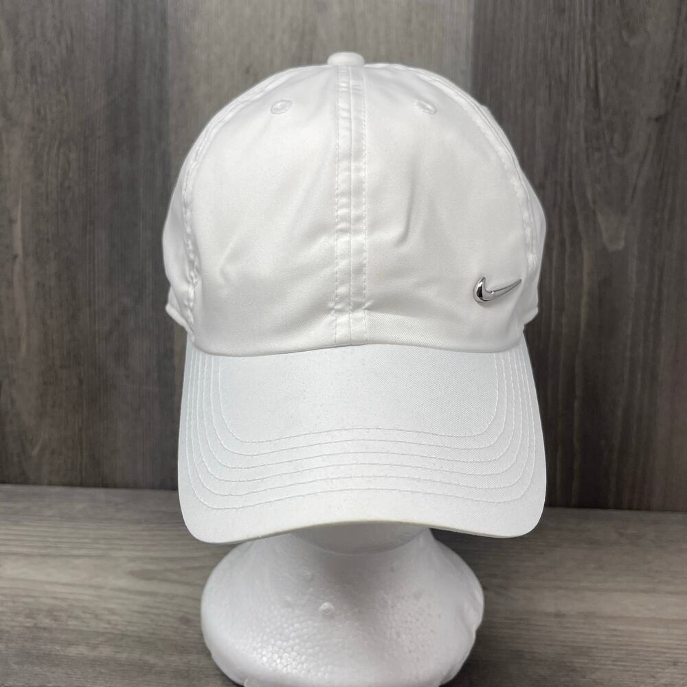 Nike Heritage86 Kids Metal Swoosh Adjustable Cap – White / Metallic Silver